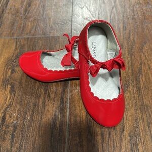 New Lily and Dan Girls Red Ballet Dress Shoes With Bow Strap Size 7/8